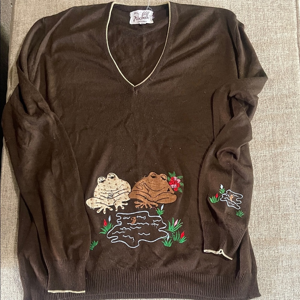 V-Neck Brown Sweater with Frog Design vintage Rochelle California